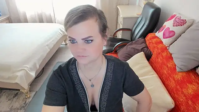 MildMature live cam on StripChat