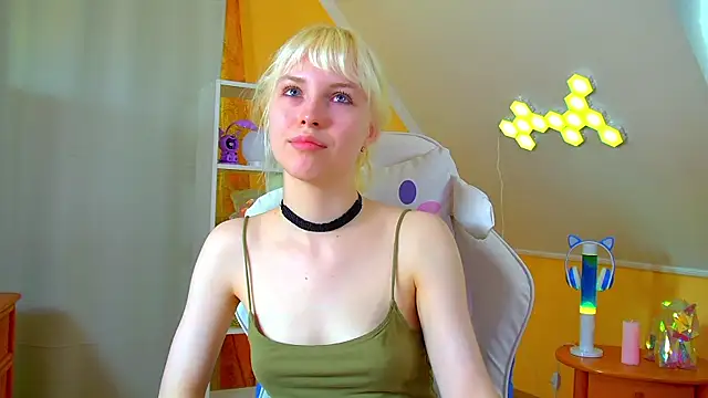 HannahHollis live cam on StripChat