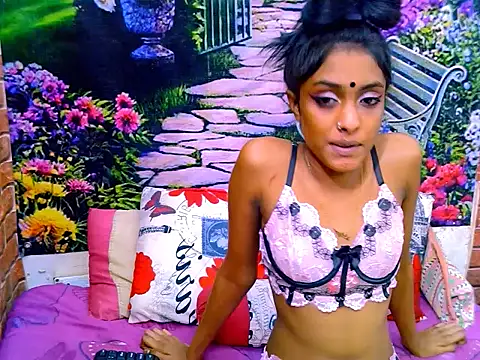 IndianPretty14u2Luv webcam