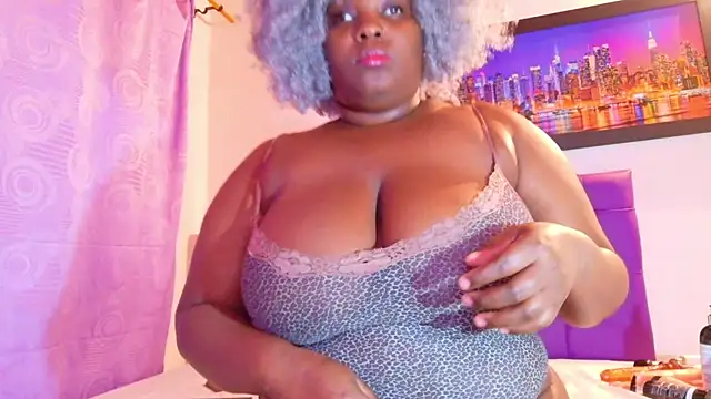 ebony_NeighborMoans webcam
