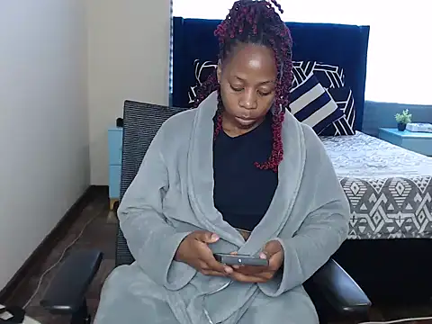 QUEENMANDYY webcam