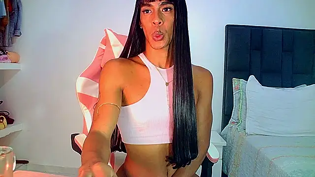 carmen14 live cam on StripChat