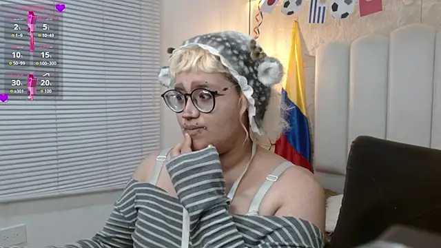 Echypyon_ live cam on StripChat