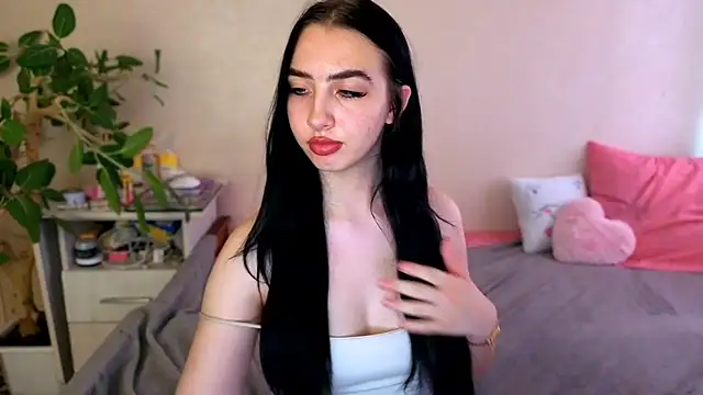 WildKittenX_ live cam on StripChat