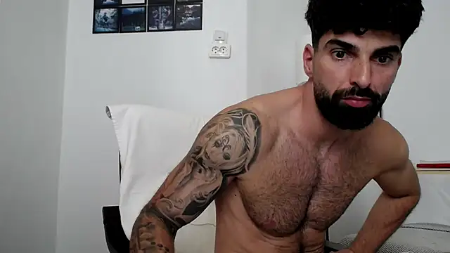Verycutex live cam on StripChat