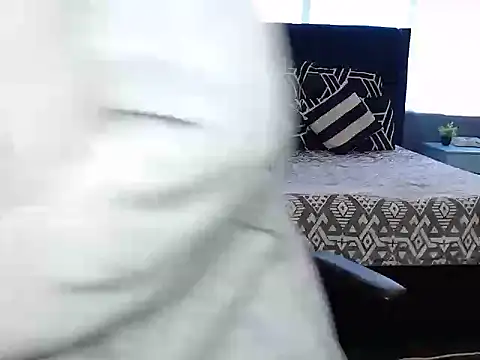 QUEENMANDYY webcam
