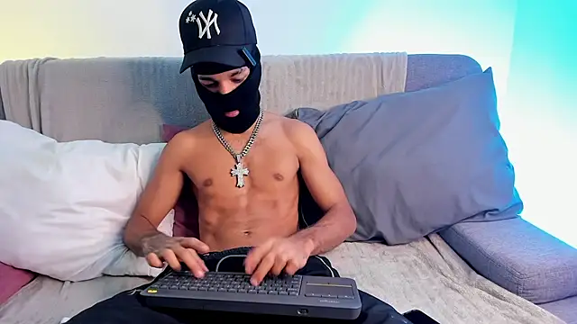 Thiagoferreti live cam on StripChat