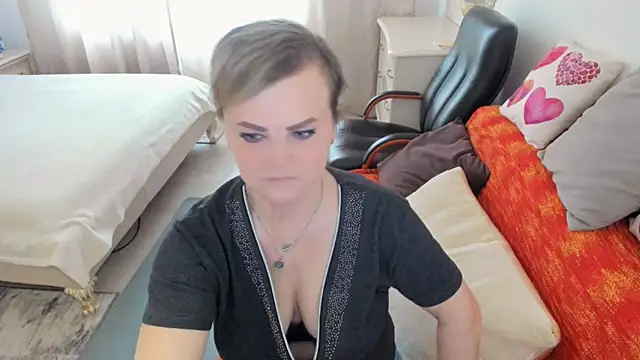 MildMature webcam