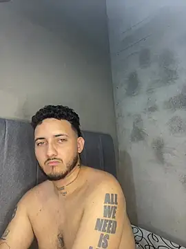 sofi_and_curlers669 webcam