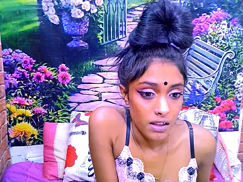 IndianPretty14u2Luv webcam