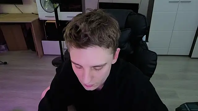 angryzan webcam
