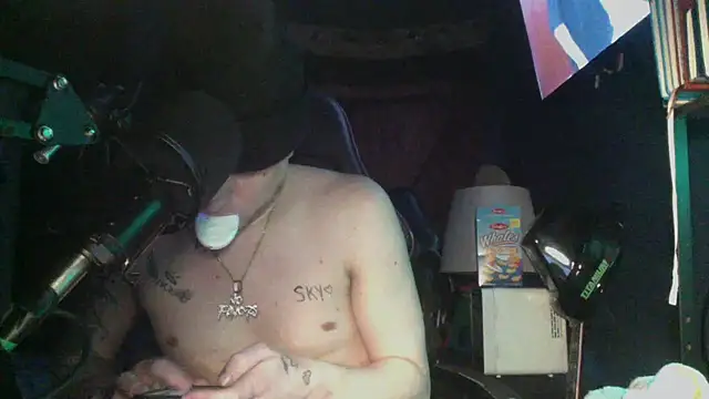 TR333V live cam on StripChat