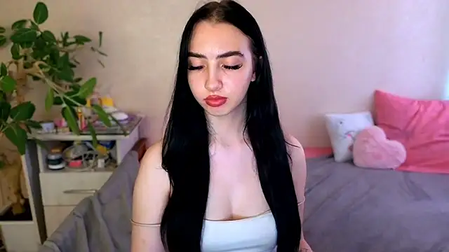 WildKittenX_ live cam on StripChat