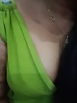 hornyriyanka live cam on StripChat