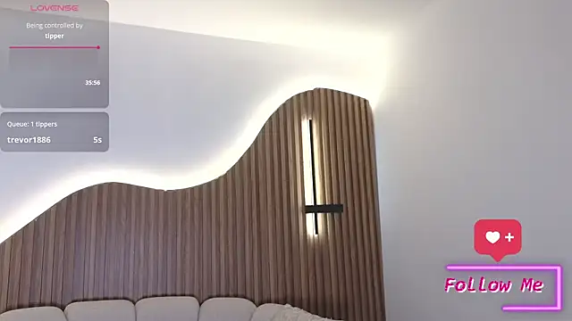 dulcetorresvg live cam on StripChat
