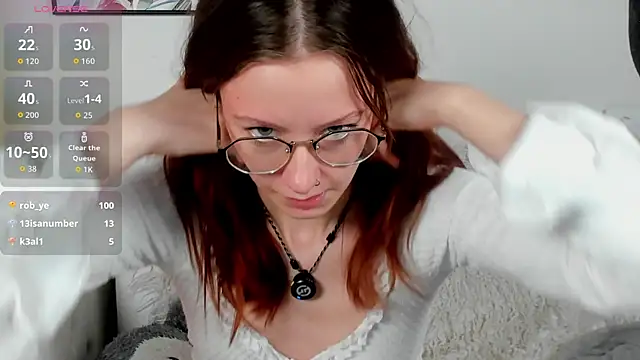 AmelieViolet live cam on StripChat