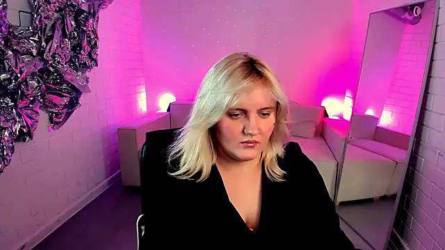 KathyBriggs live cam on StripChat