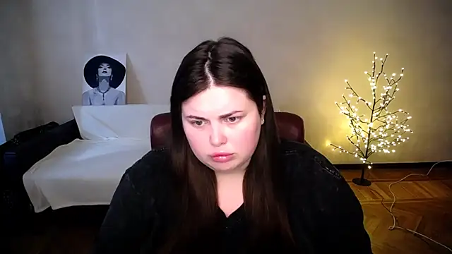Emily_Mo live cam on StripChat