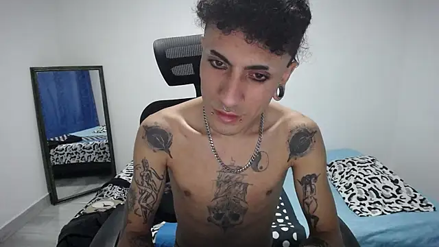 present_the_magic live cam on StripChat