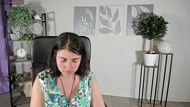 MartaEdams live cam on StripChat
