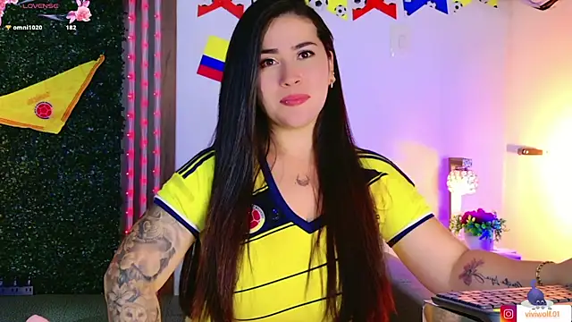 sarawolff live cam on StripChat