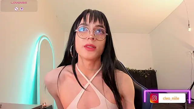 cleeo_nile live cam on StripChat