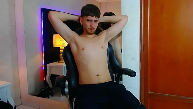 Stefano_Moretti live cam on StripChat