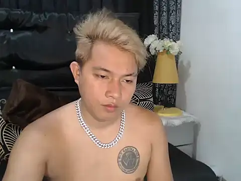 PRIMOLOVEXX live cam on StripChat