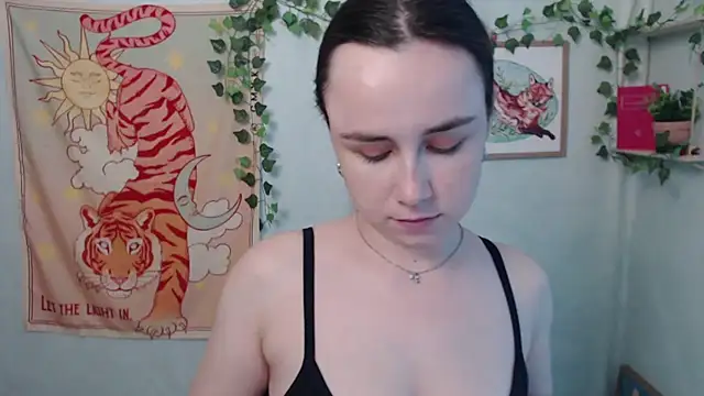 VeryVeryVeryShy_ live cam on StripChat