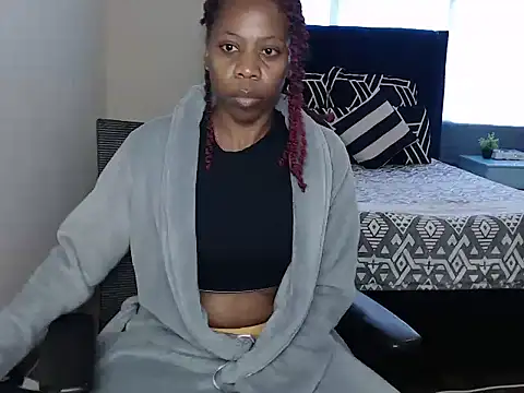 QUEENMANDYY webcam