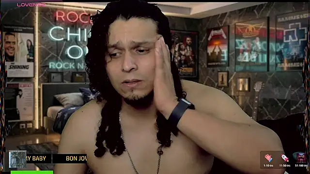 chino_roz live cam on StripChat