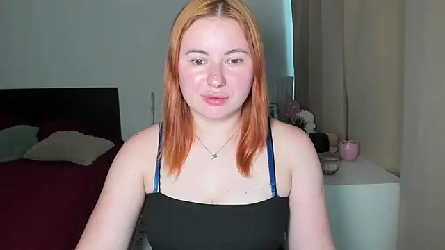LAYLAxSTAR live cam on StripChat