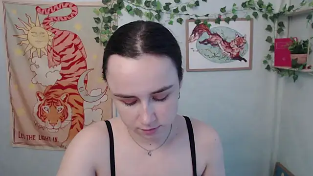VeryVeryVeryShy_ live cam on StripChat