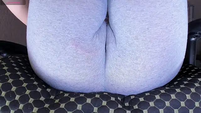 Cameltoe_squirt_inPants webcam
