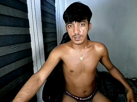 Spicy_RowyCam live cam on StripChat