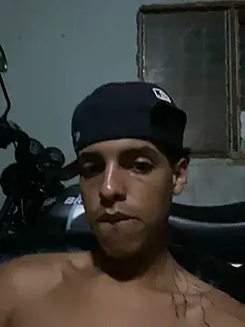 Aleexxx_2005 webcam