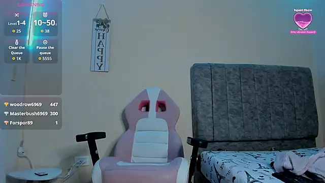 SaraCrow webcam