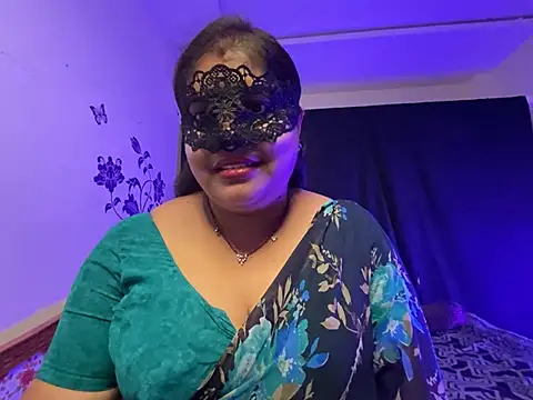 LouleyRani_ webcam