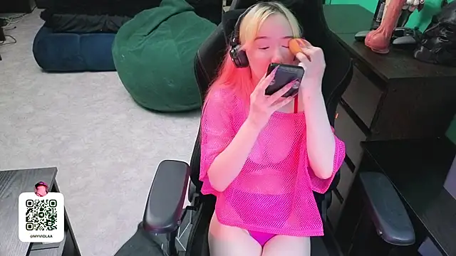 Maya_Viola webcam