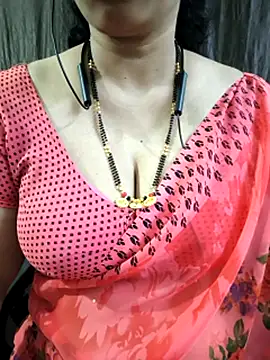 bhuvana_555 live cam on StripChat