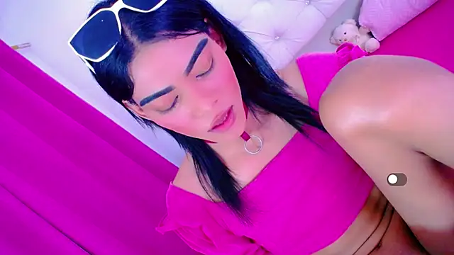Theylor_Rouse live cam on StripChat