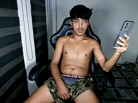 Spicy_RowyCam live cam on StripChat