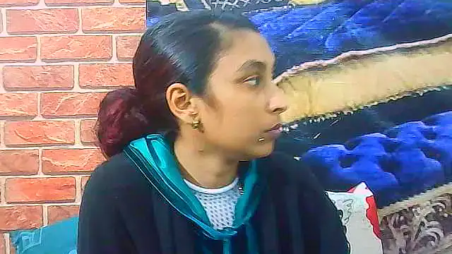 IndianSexyButt live cam on StripChat