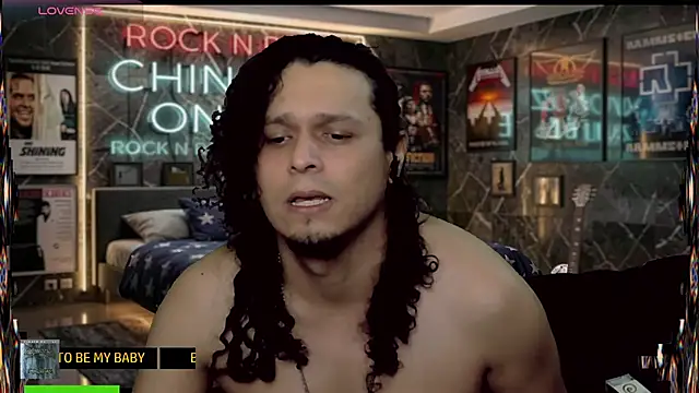 chino_roz live cam on StripChat