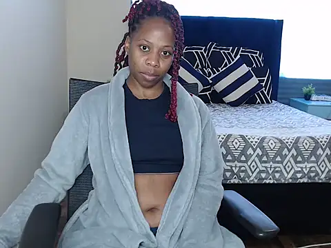 QUEENMANDYY webcam