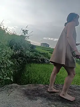 Linda-yiyi live cam on StripChat