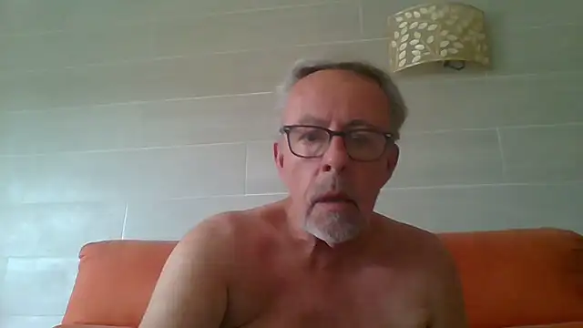 tuggy59 live cam on StripChat