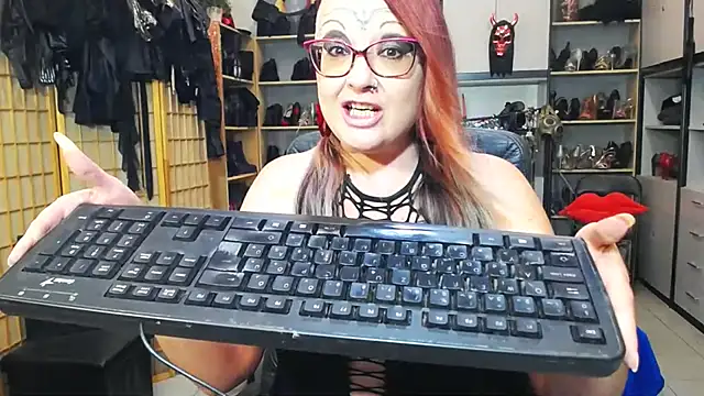 LindaDaemonX live cam on StripChat