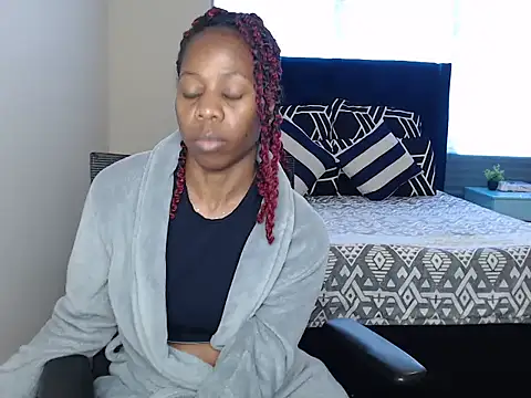 QUEENMANDYY webcam