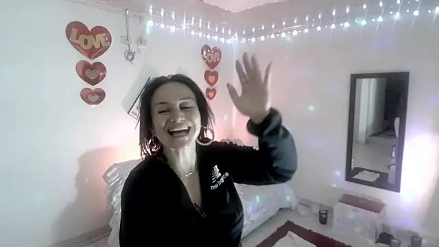 Lola_137 webcam